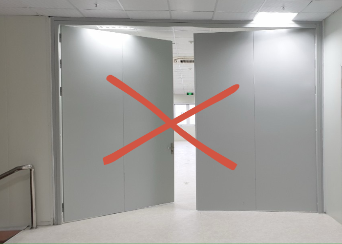 mở cửa chống cháy