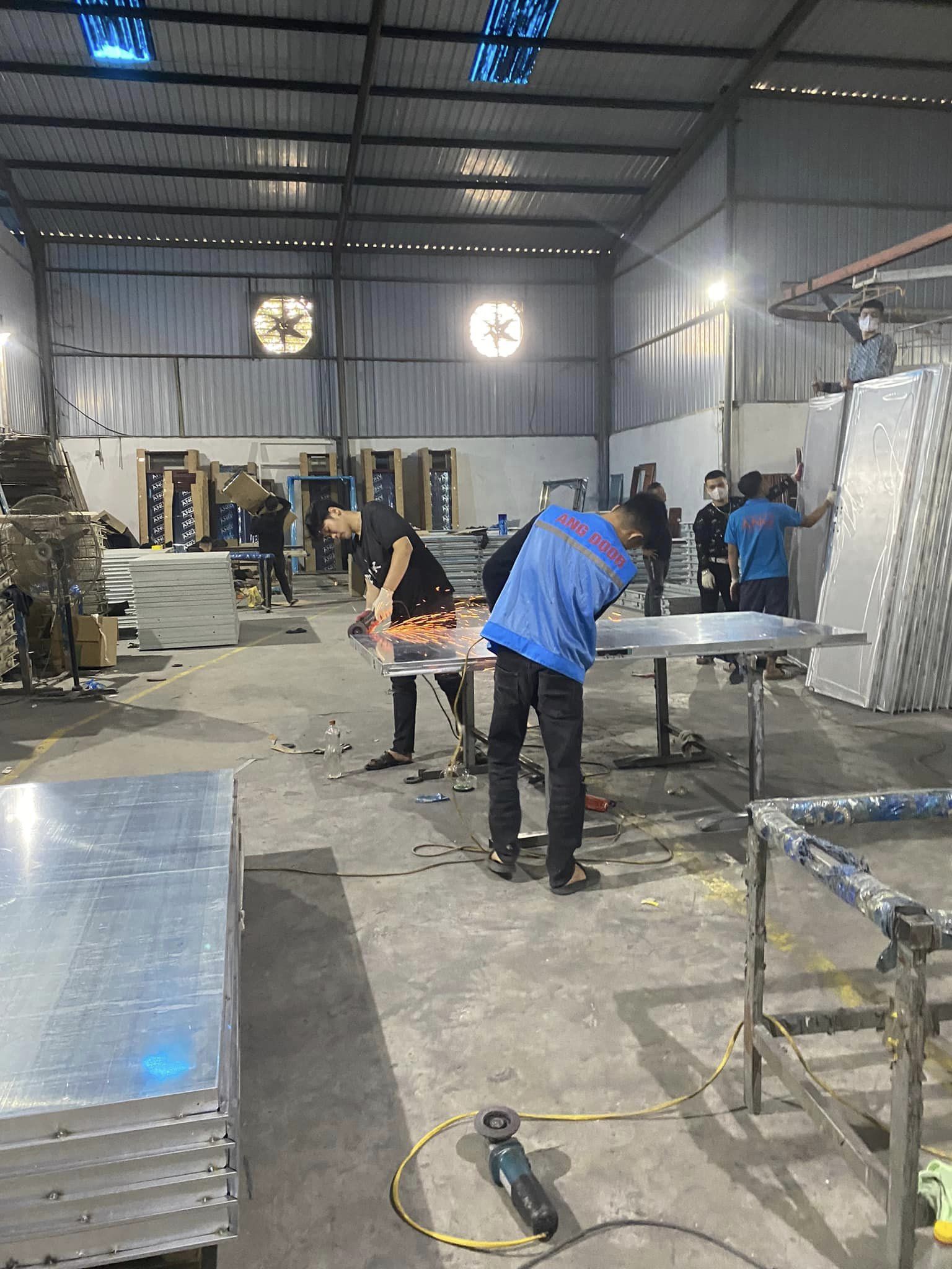 Đặt sản xuất cửa chống cháy theo yêu cầu