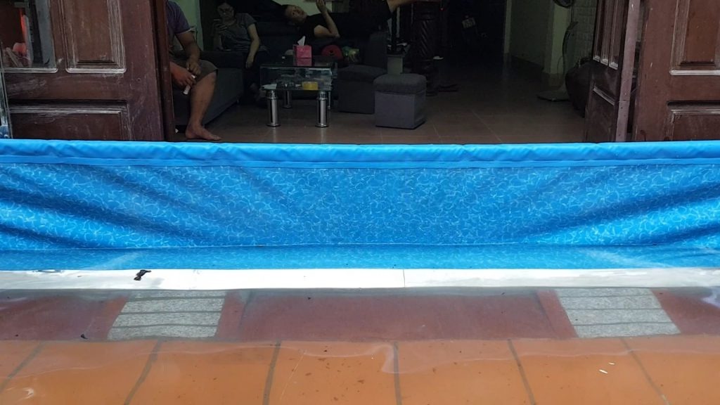 cua-chong-ngap-tam-mem-nha-dan